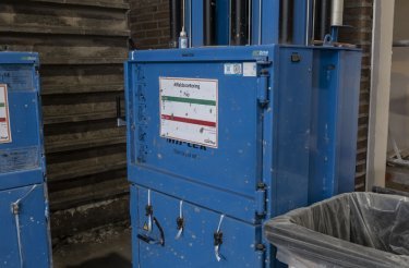 Presse à balles modèle 2306 en utilisation