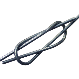 Gros plan sur un fil d'acier EasyLoop H501 avec boucle de liaison, utilisé pour le cerclage de balles