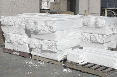 Blocs de sagex compactés sur palettes